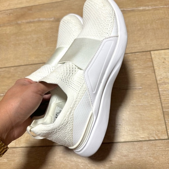 APL techloom bliss in size US women’s 7 worn once - Picture 3 of 5